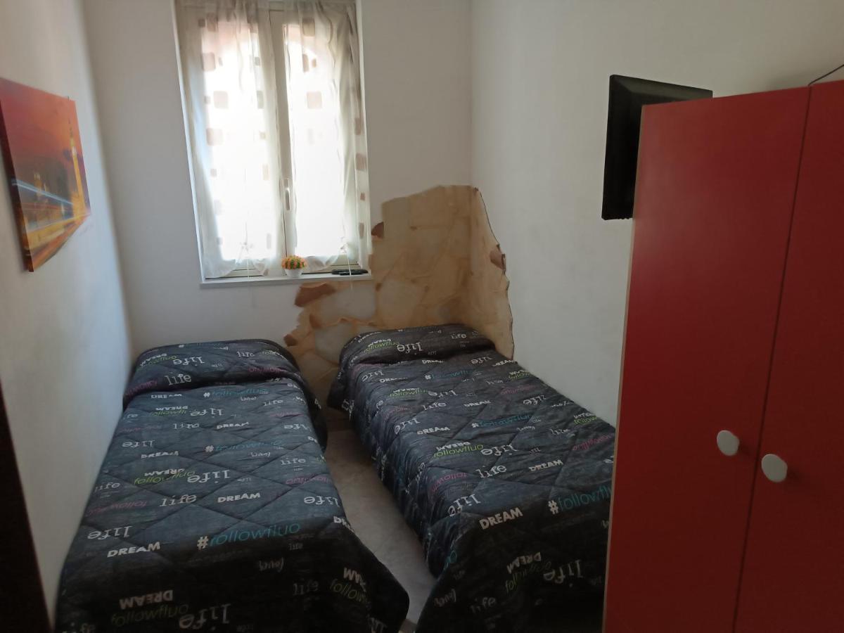 Casa Vacanze Noemi Riposto Exteriör bild